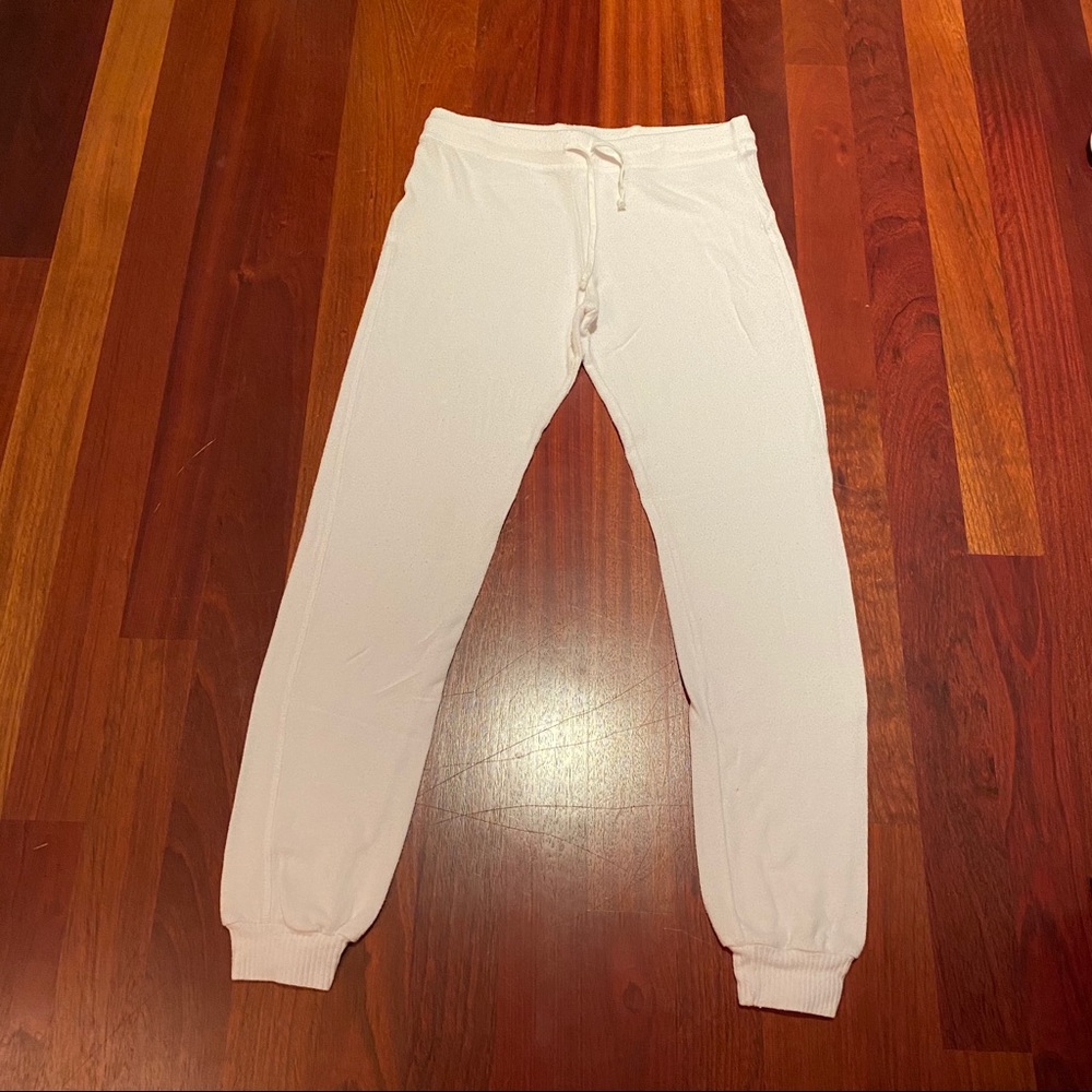 White solow sweat pants!